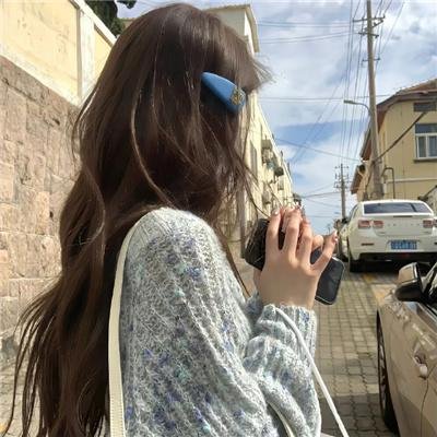 捷运上的女孩