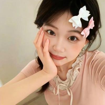 穿黑衣的女孩